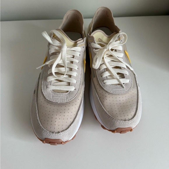 NWOT Nike Women’s Sneaker WAFFLE ONE 'SAIL COCONUT MILK' - Picture 11 of 12